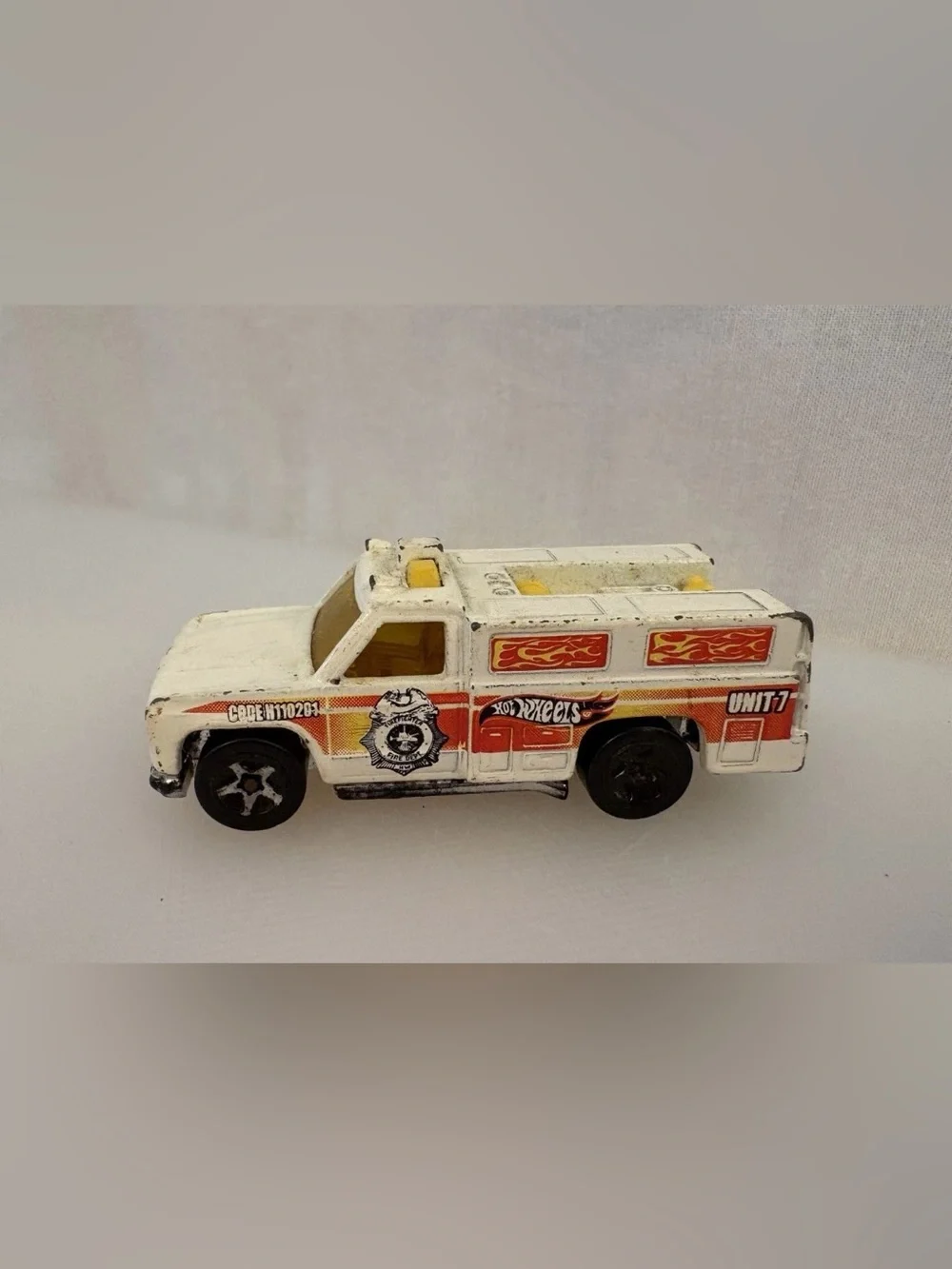 Lot Of 4 Die Cast Hot Wheels Emergency Vehicles Baywatch Paramedic Collectable